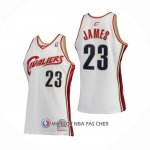 Maillot Enfant Cleveland Cavaliers LeBron James NO 23 Mitchell & Ness 2003-04 Blanc